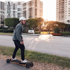 Maxfind FF AT High-Speed 165MM Wheels Off-Road Electric Skateboard 3000W Power with Fast Swappable Battery Design